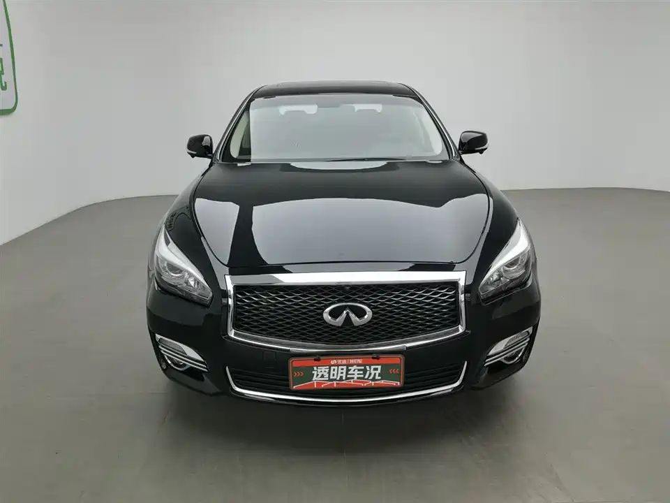 Infiniti Q70
