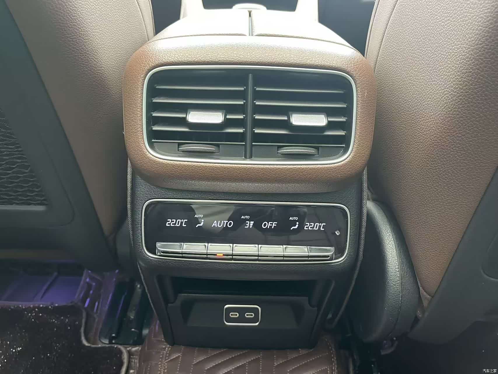 Mercedes-Benz GLE, 2023 13