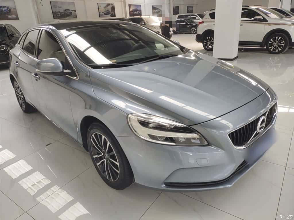 Volvo V40, 2018 4