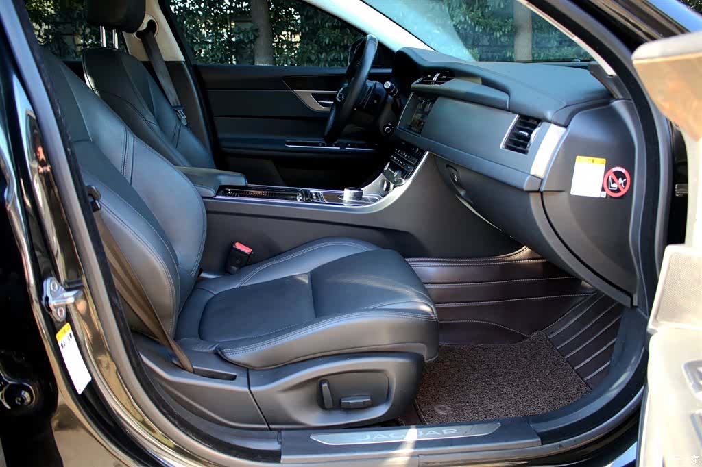Land Rover XFL, 2018 10