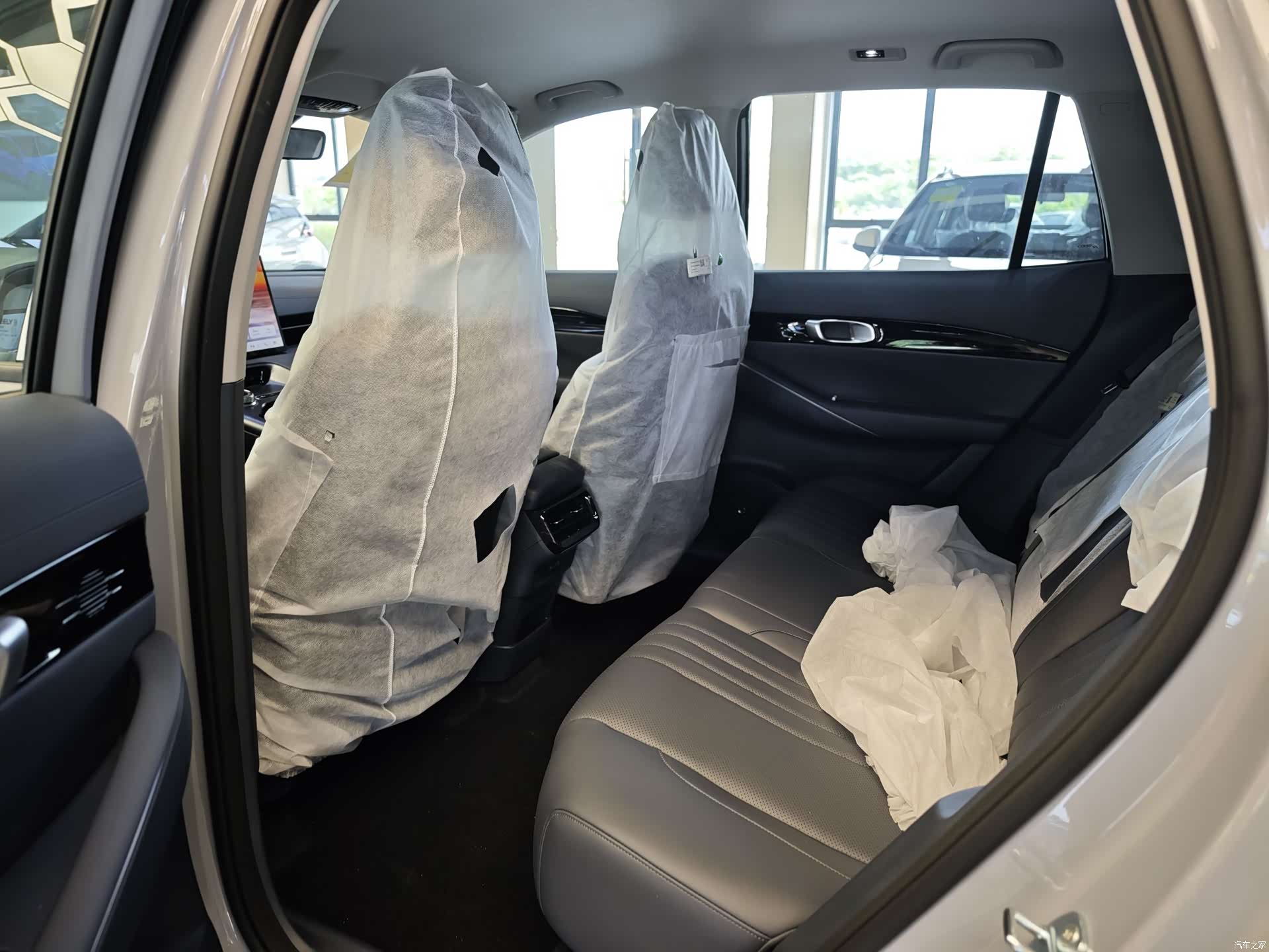 Geely Galaxy E5, 2026 8