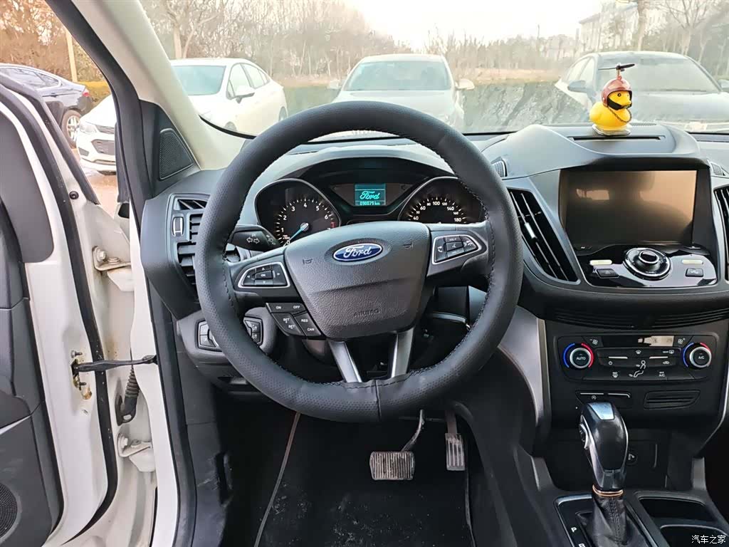Ford Kuga, 2018 11