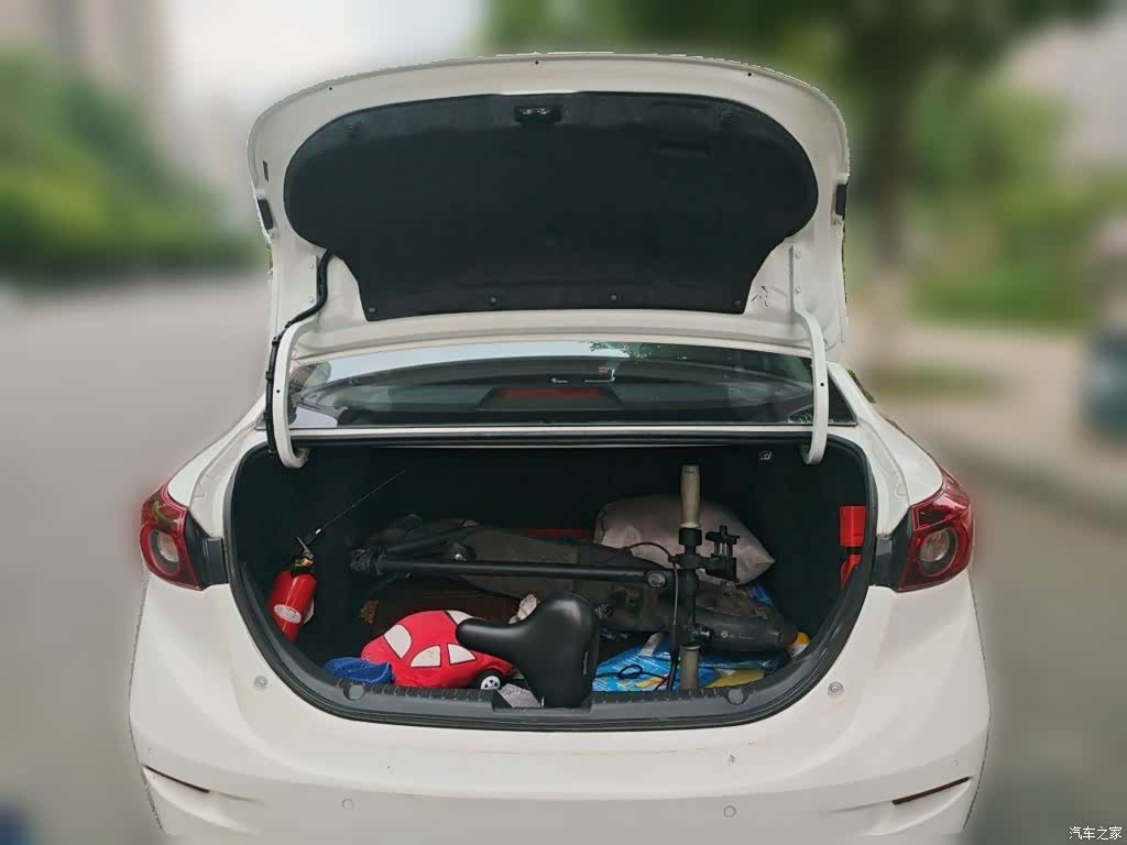 Mazda Mazda3, 2016 15