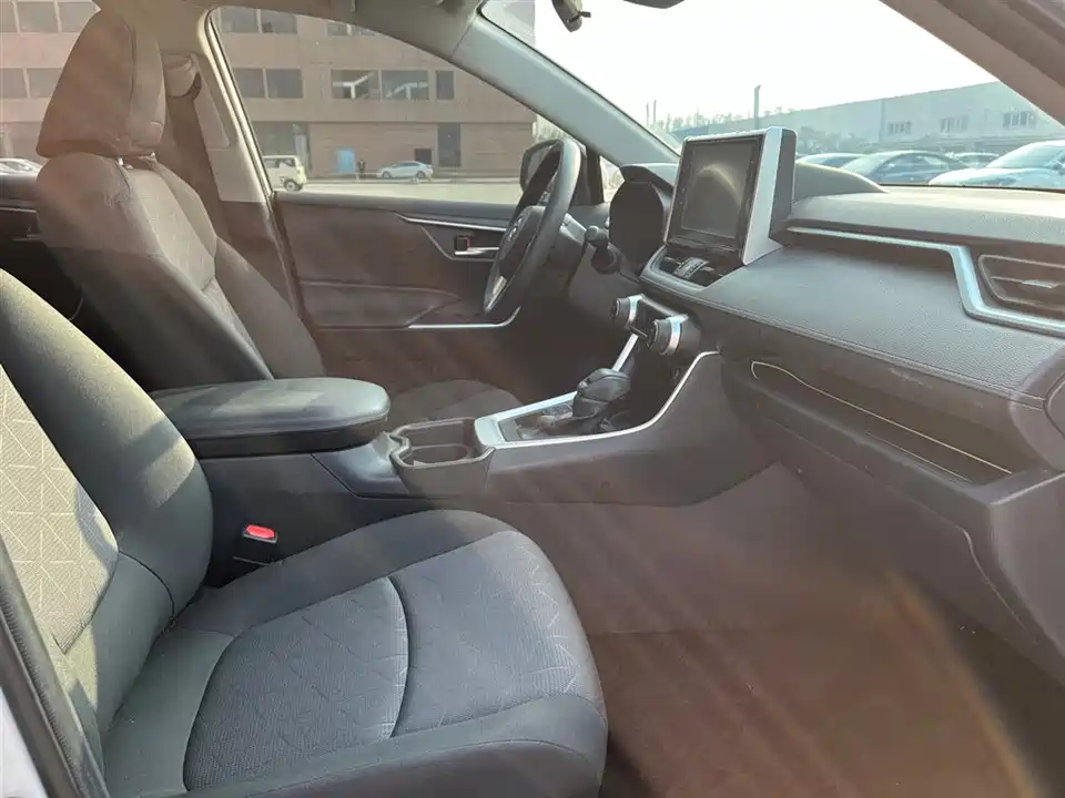 Toyota RAV4 Rongfang