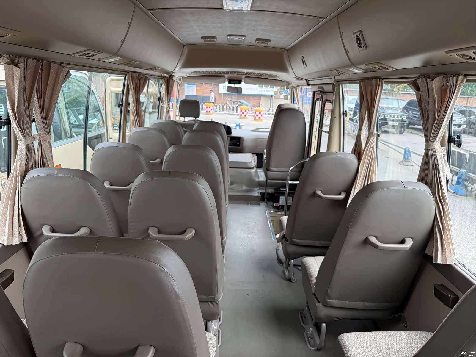 Toyota Coaster, 2009 23