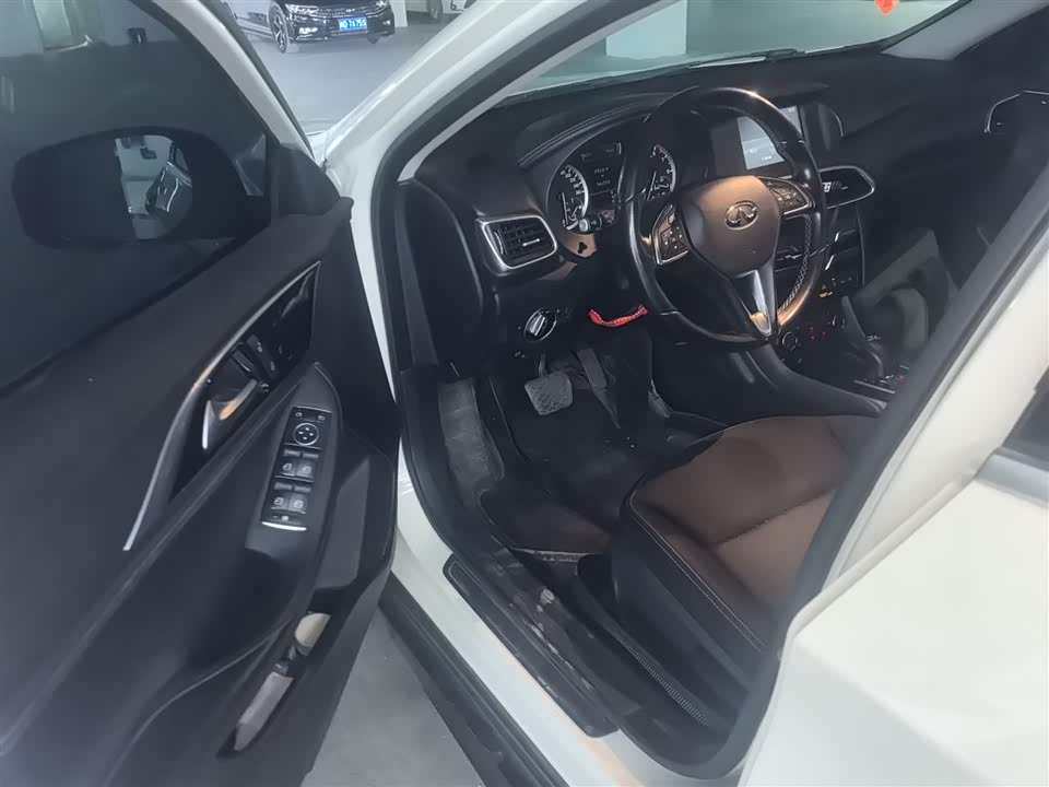 Infiniti QX30 Infiniti QX30