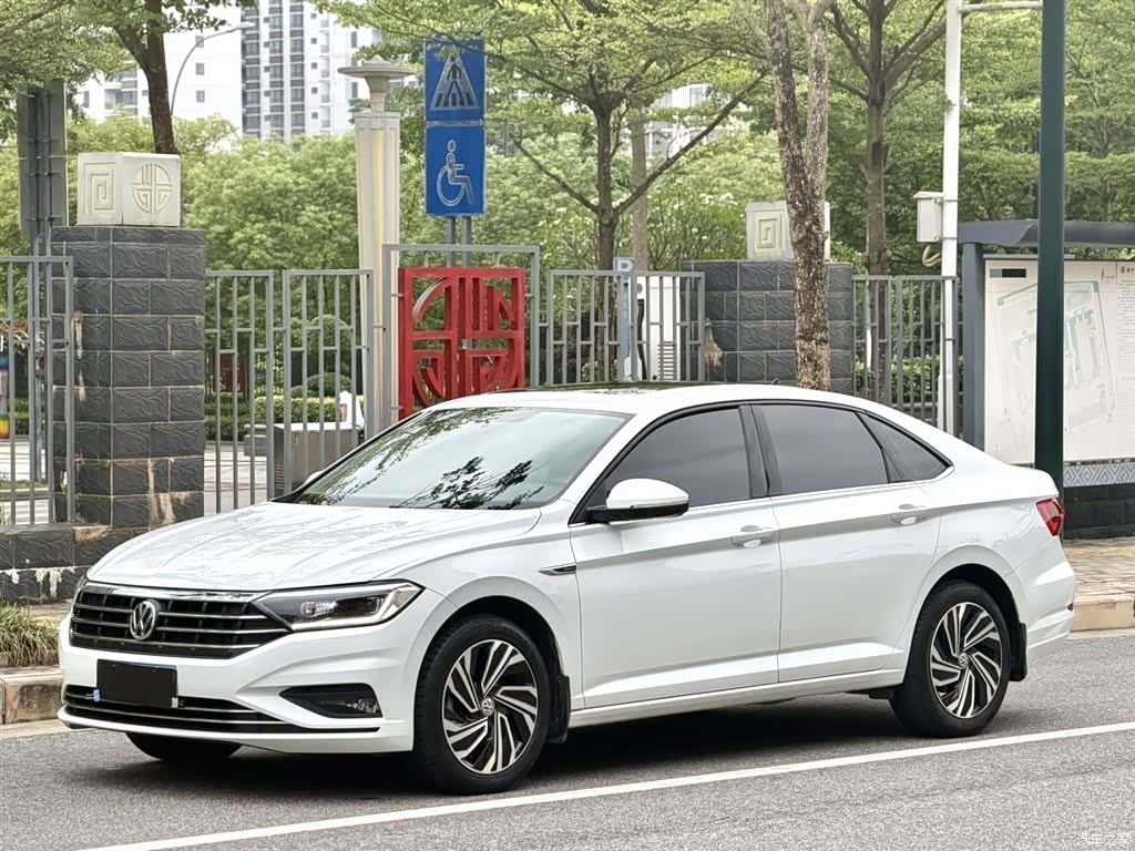 Volkswagen Sagitar