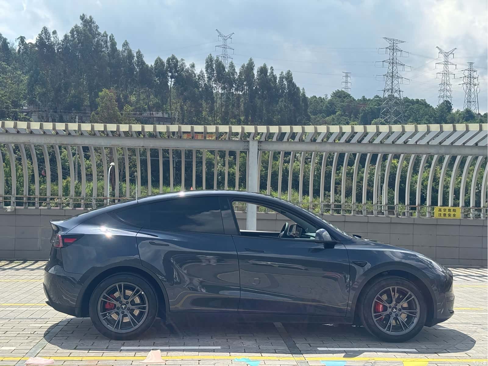 Tesla Model Y, 2024 19