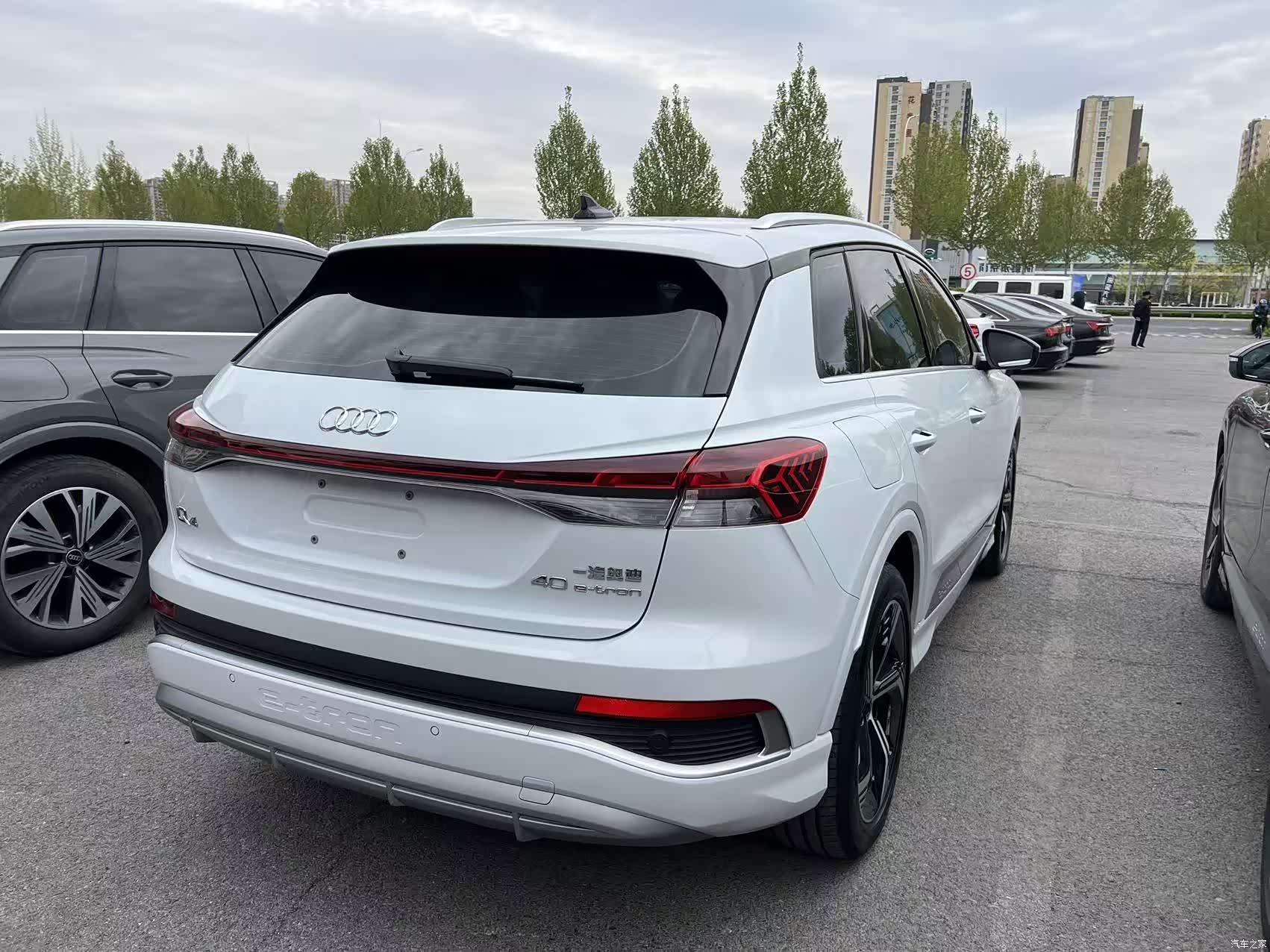 Audi Q4 e-tron, 2024 4