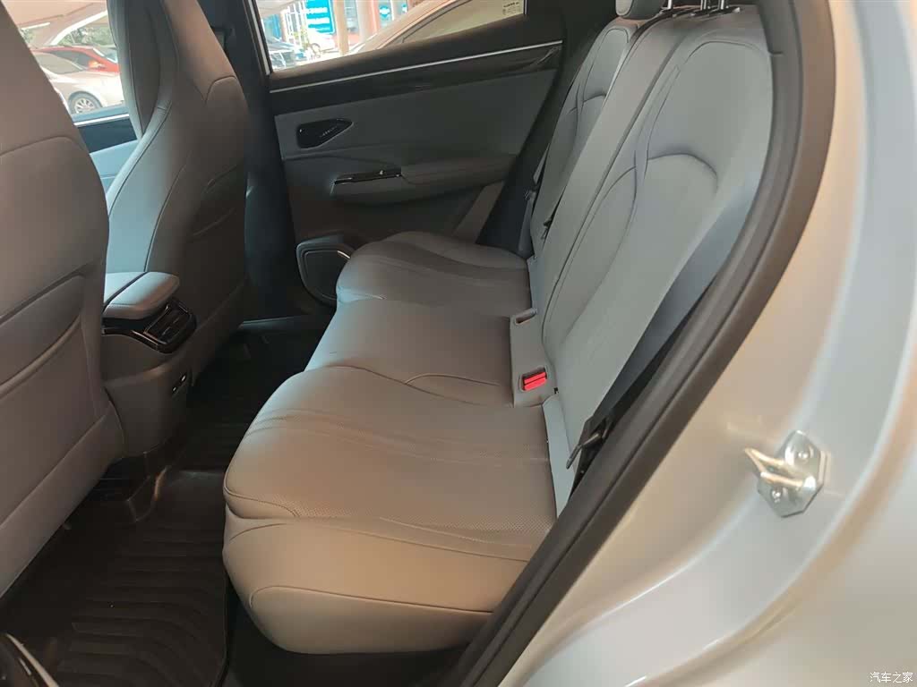 Geely Galaxy L7, 2025 17
