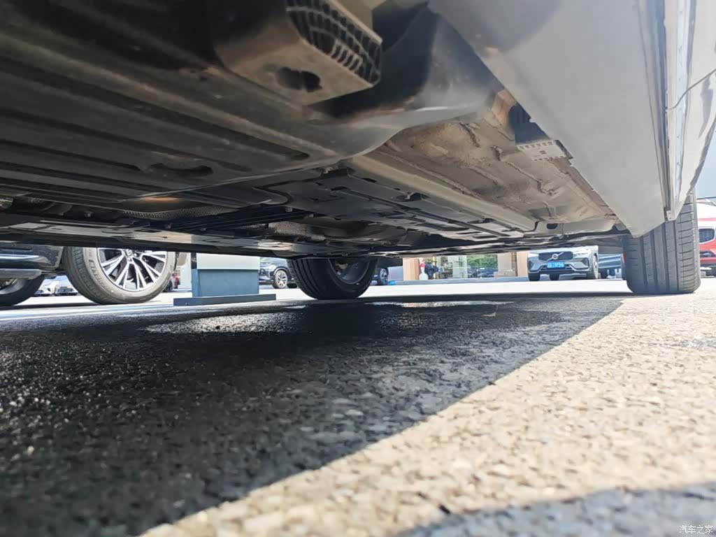 Volvo XC60, 2025 4