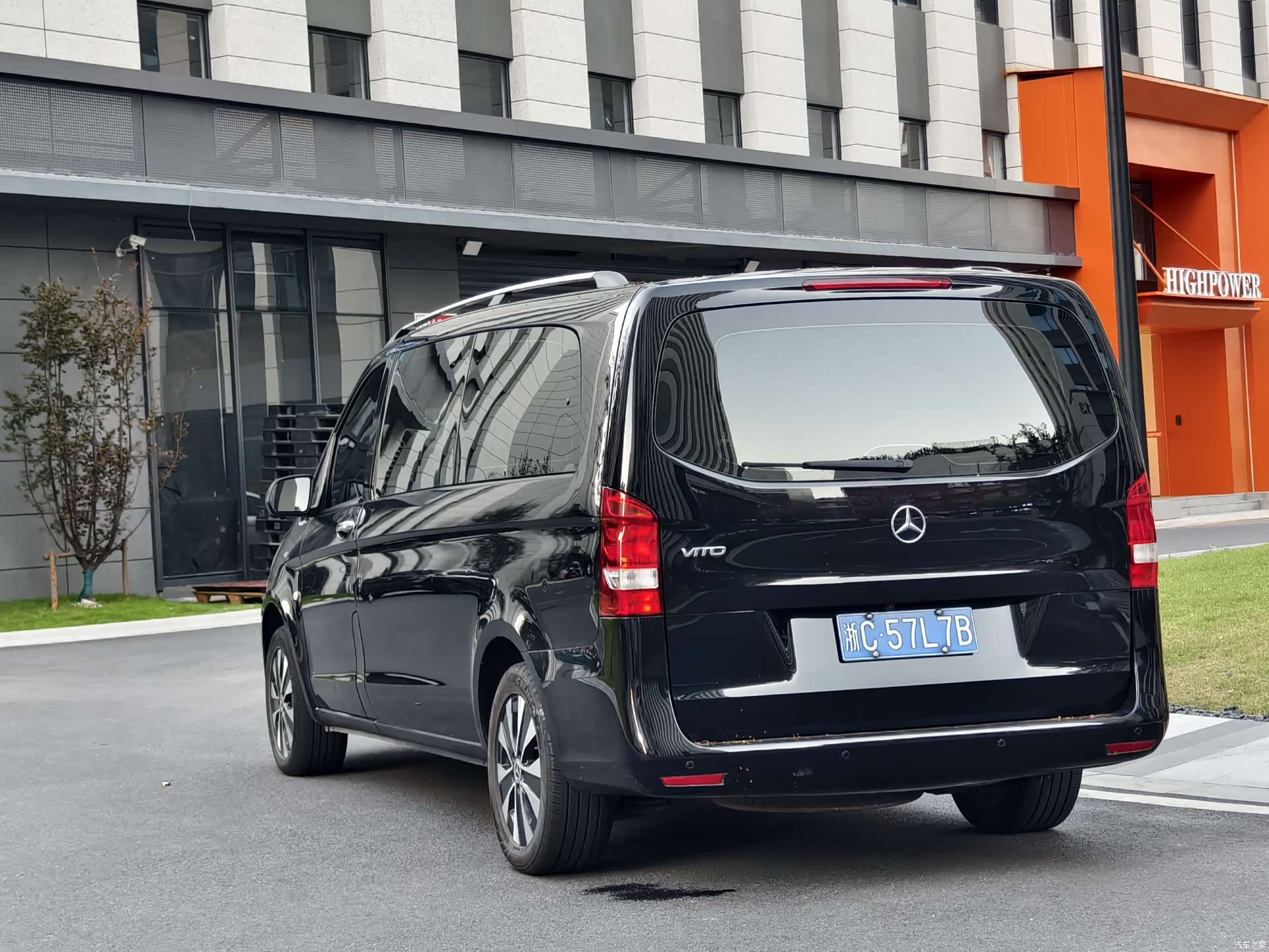 Mercedes-Benz 7, 2022 3