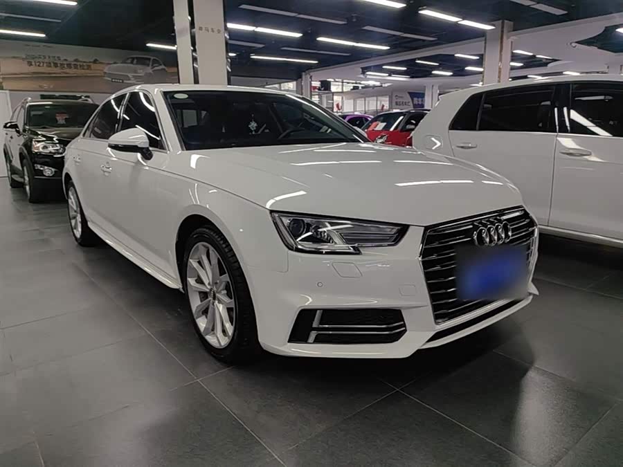 Audi A4L 2018, фото 4