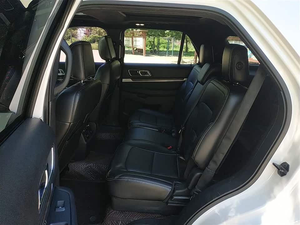 Ford Explorer Ford Explorer