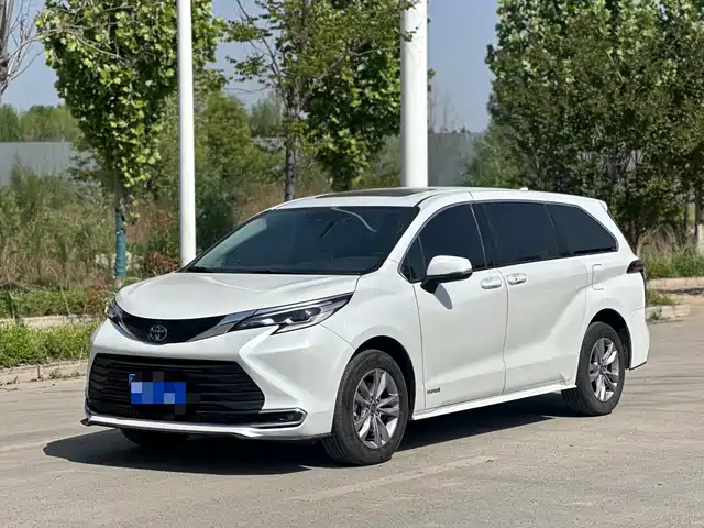 Toyota SIENNA 2024 — купить из Китая под заказ