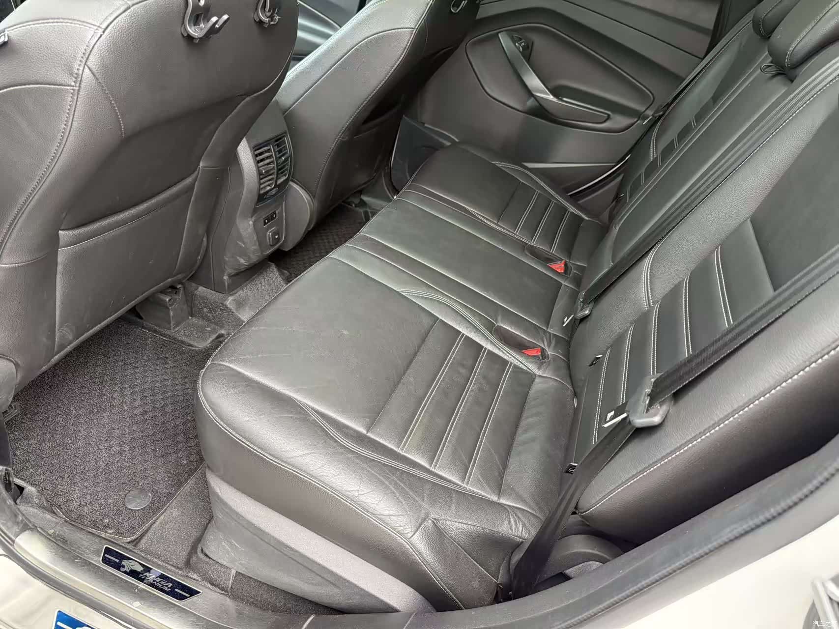 Ford Kuga, 2017 10