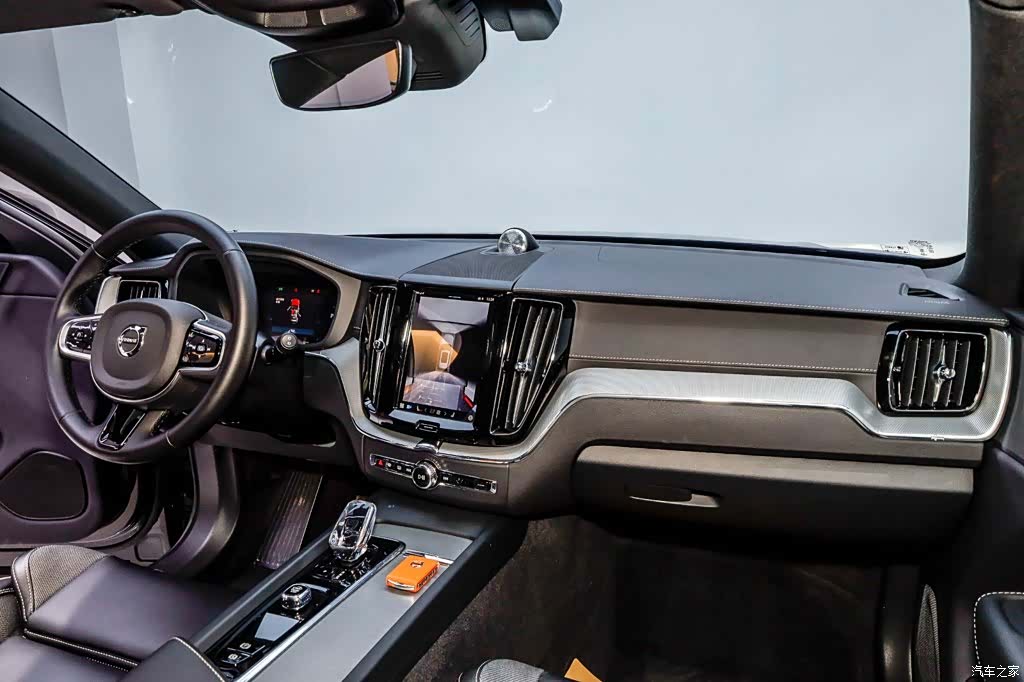 Volvo XC60, 2024 30