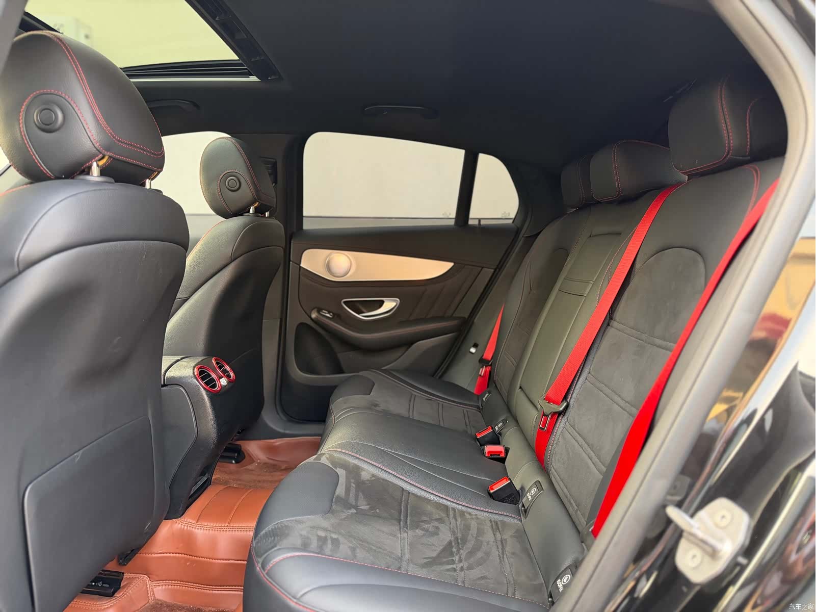 Mercedes-Benz GLC, 2018 16