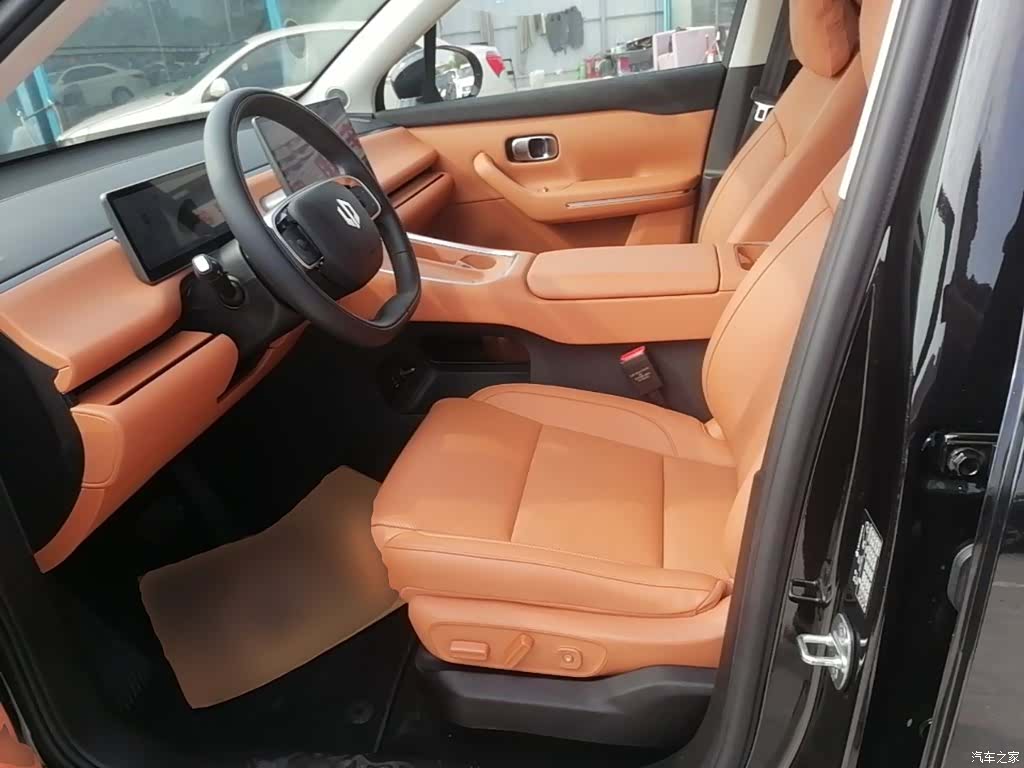 Leapmotor C16, 2025 15