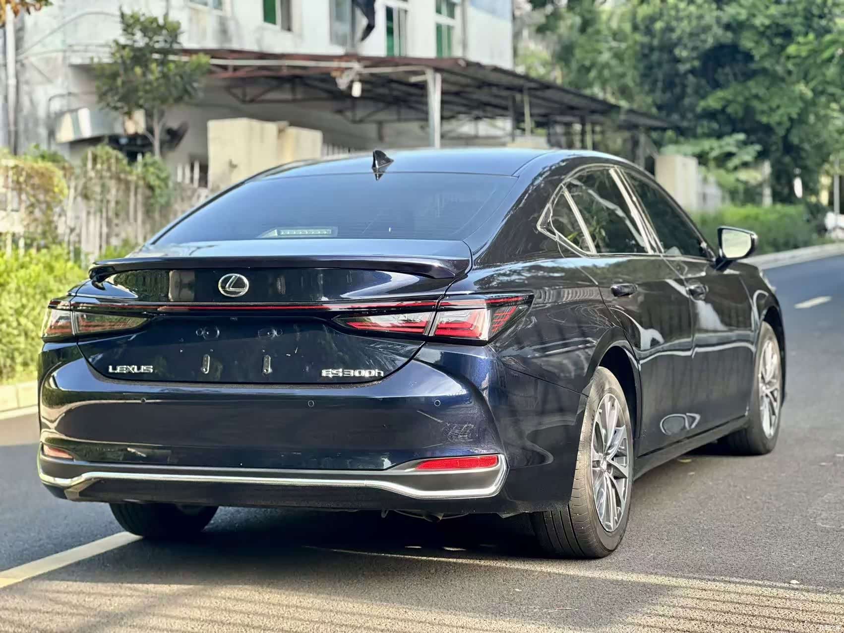 Lexus ES, 2025 7