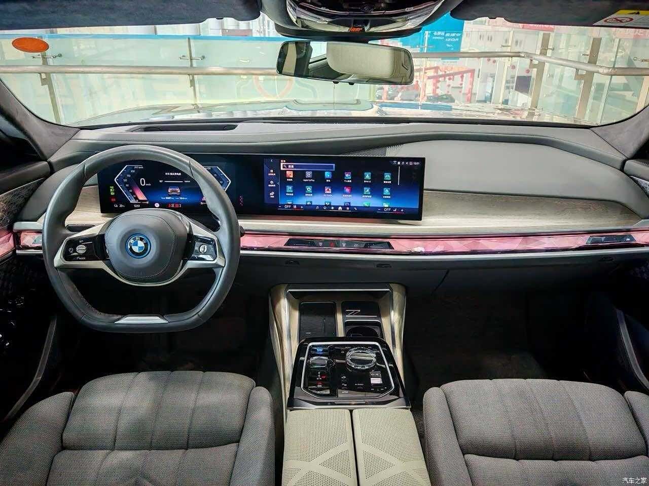 BMW i7, 2022 9