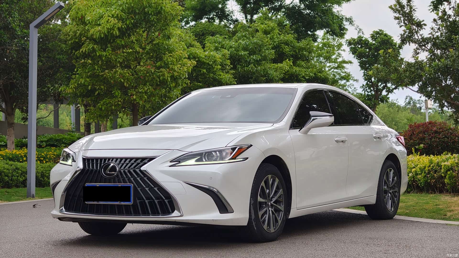 Lexus ES, 2023 1