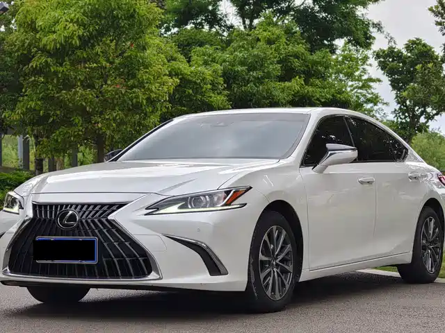 Lexus ES 2023 — купить из Китая под заказ