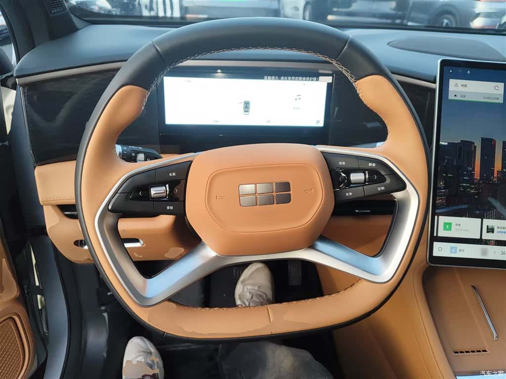 Geely Galaxy L7, 2025 11