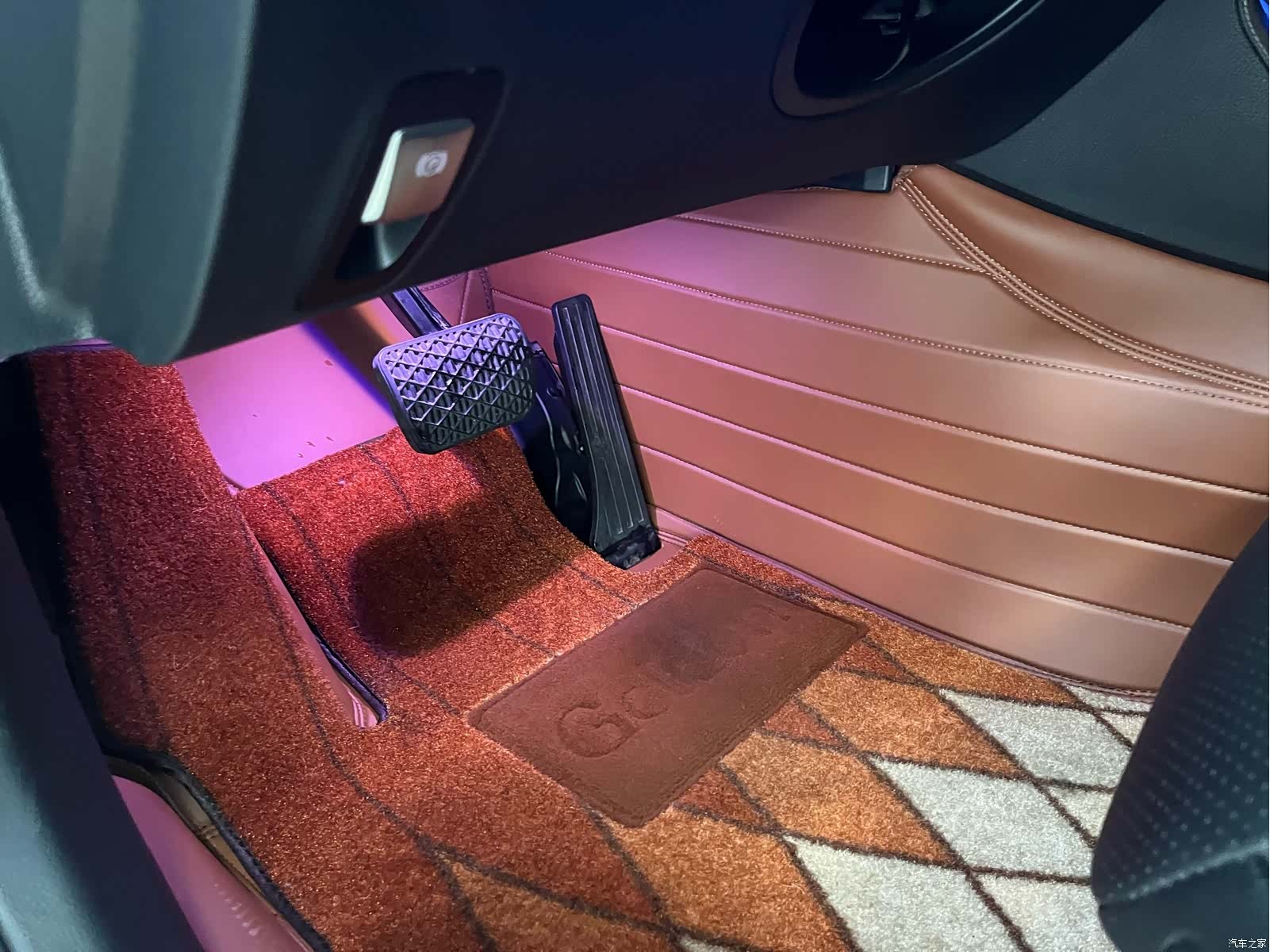Mercedes-Benz E-Class, 2020 11