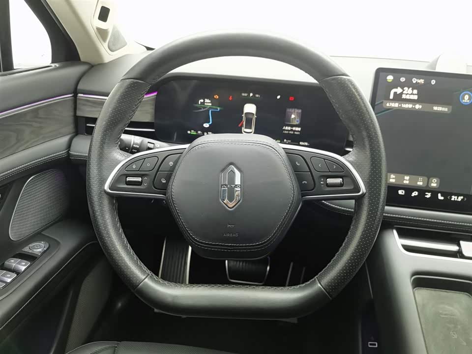 AITO Ask the world M5