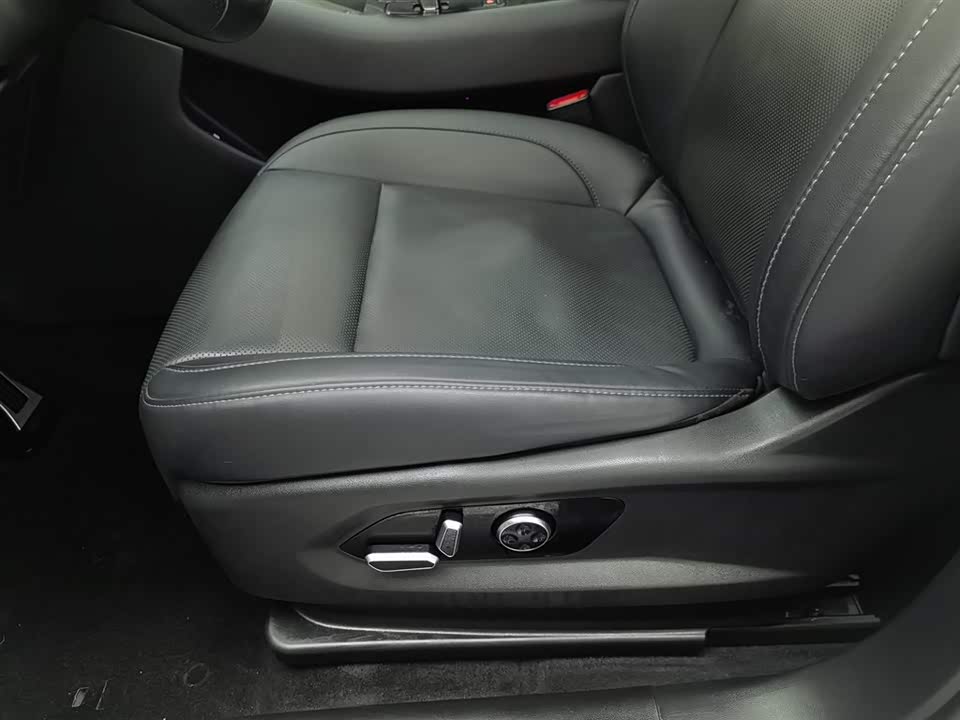 AITO Ask the world M5