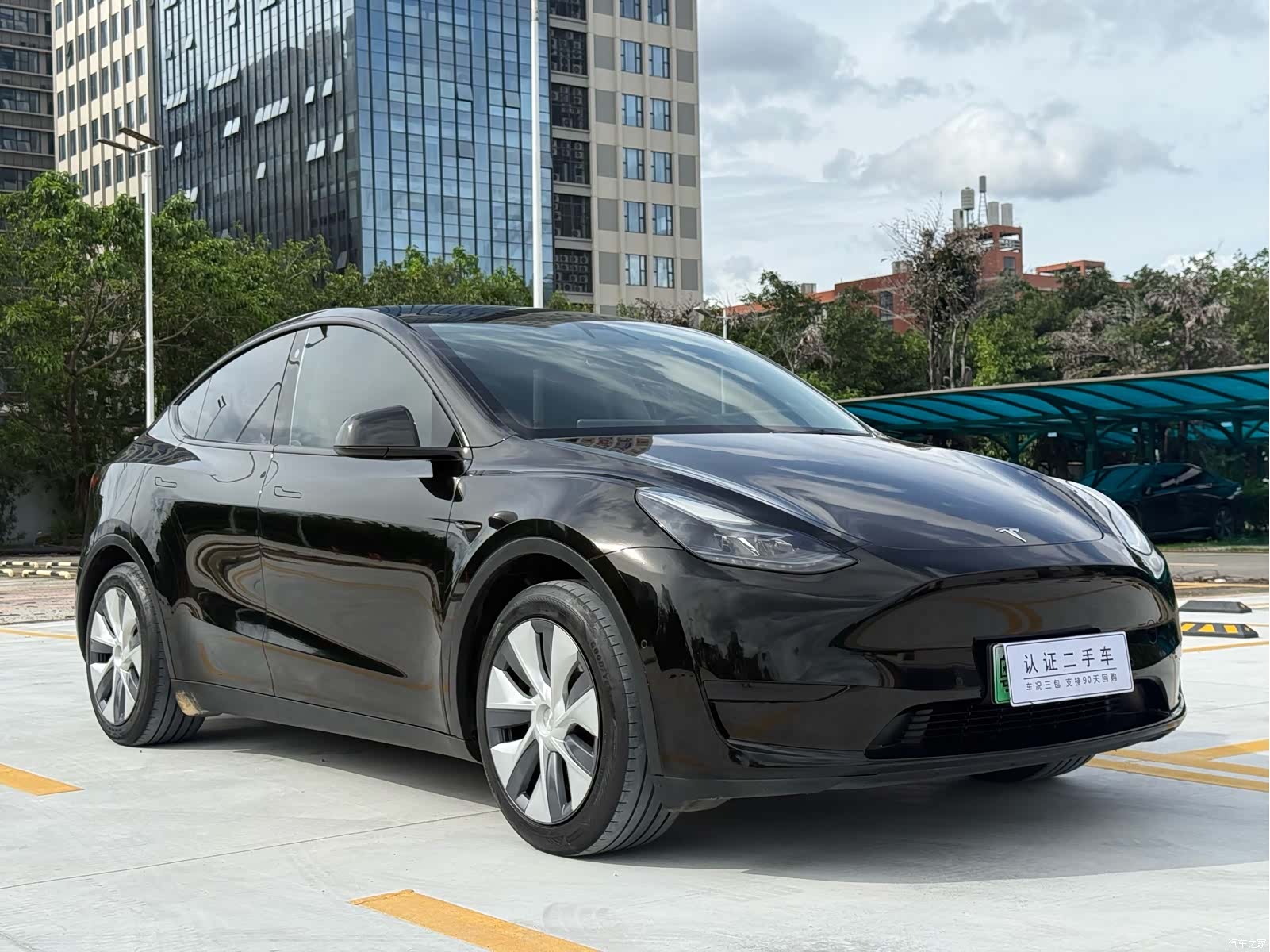 Tesla Model Y, 2022 3