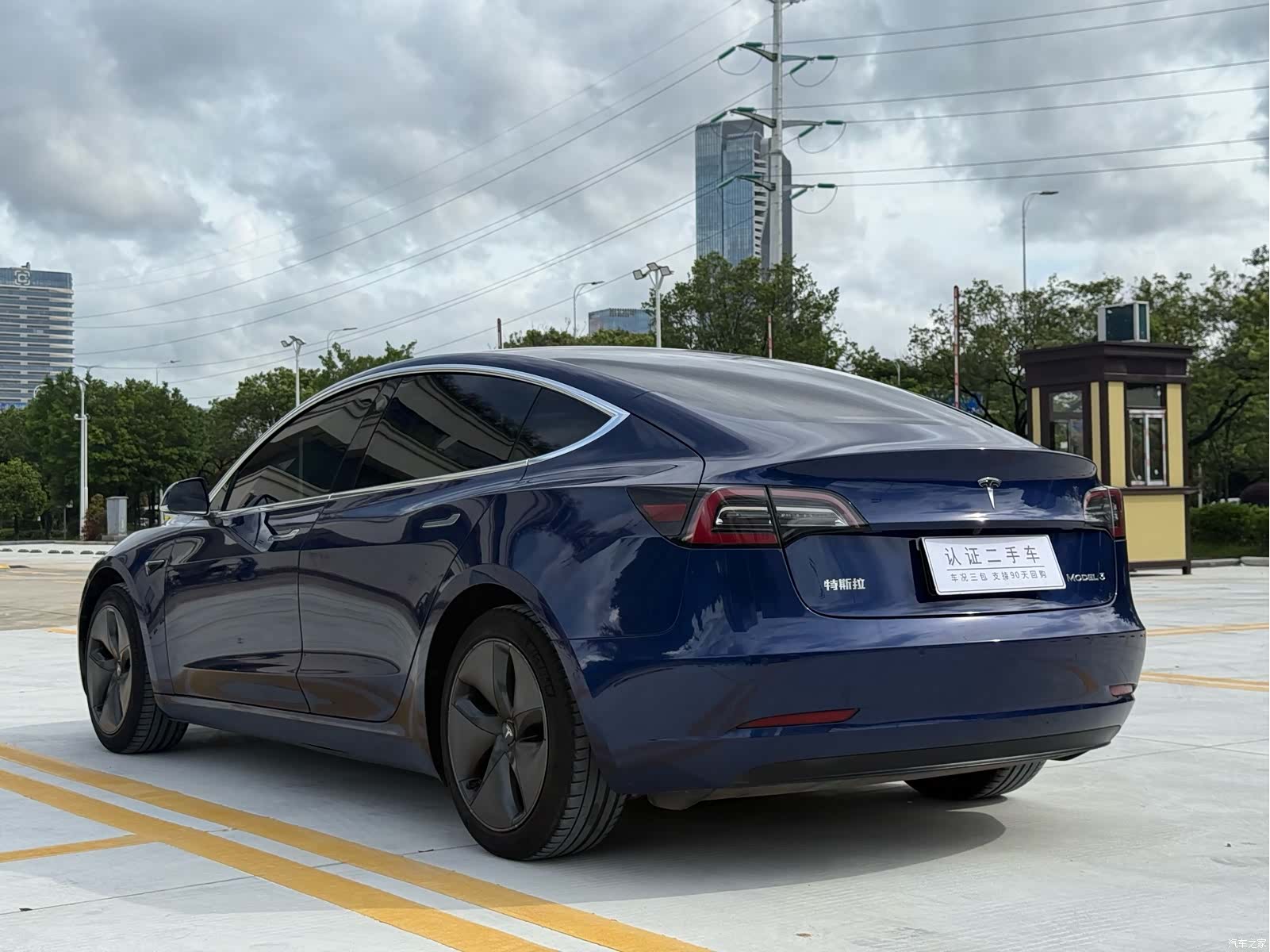 Tesla Model 3, 2020 13