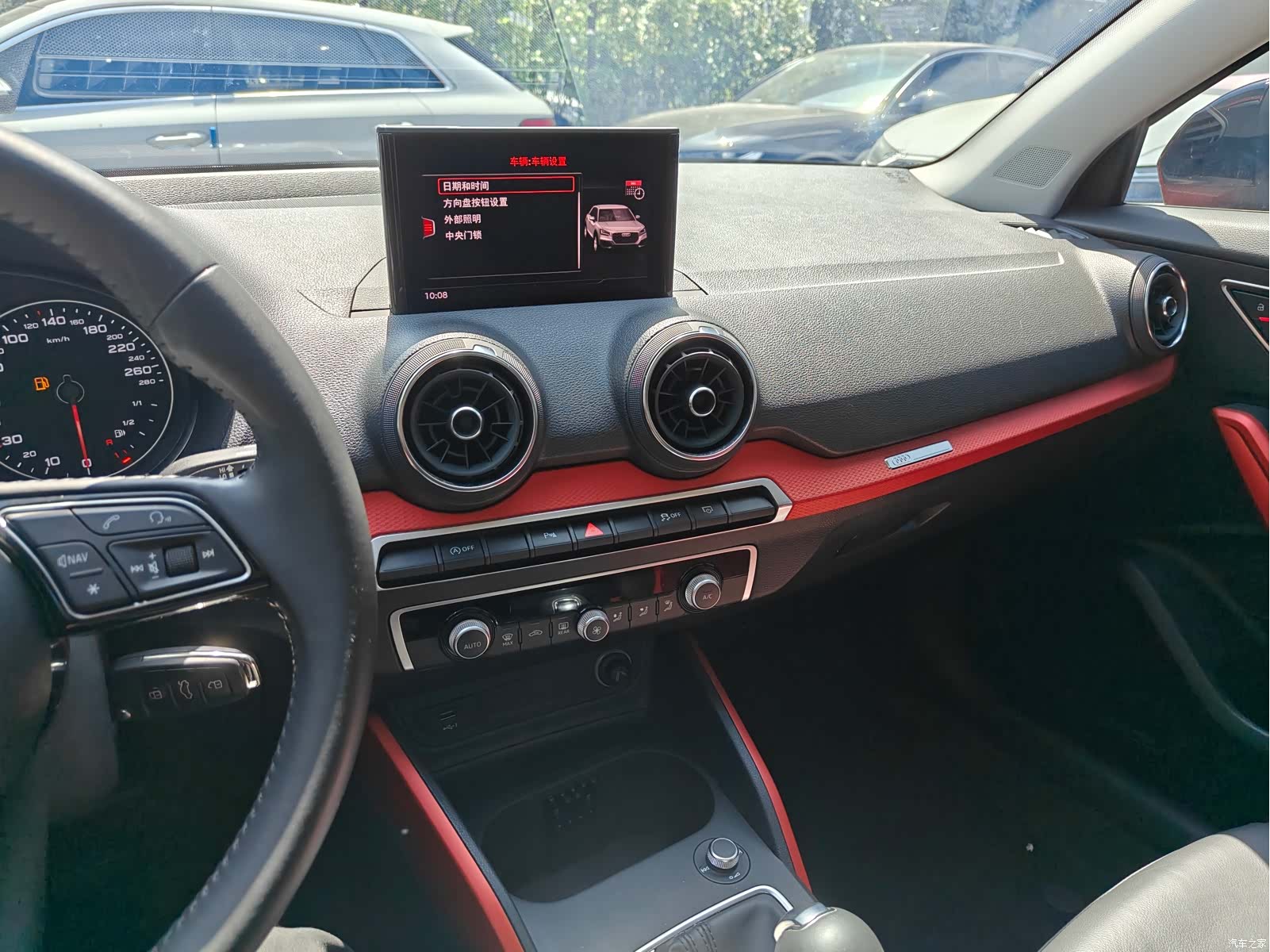 Audi Q2L, 2019 6