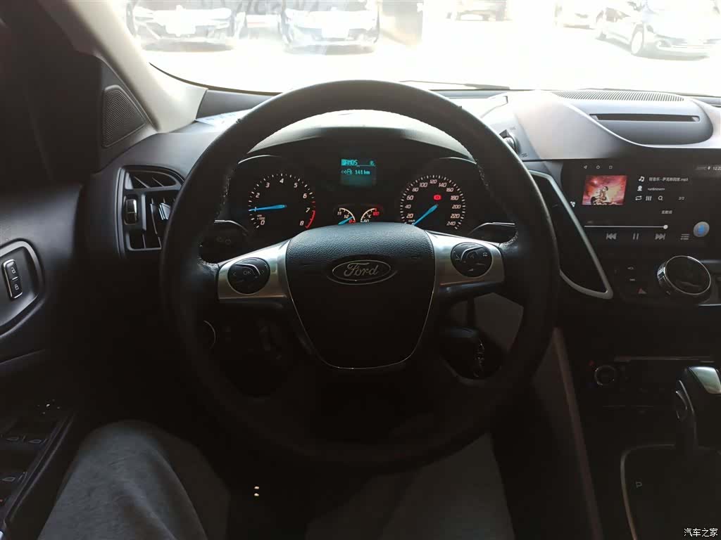 Ford Kuga, 2016 11