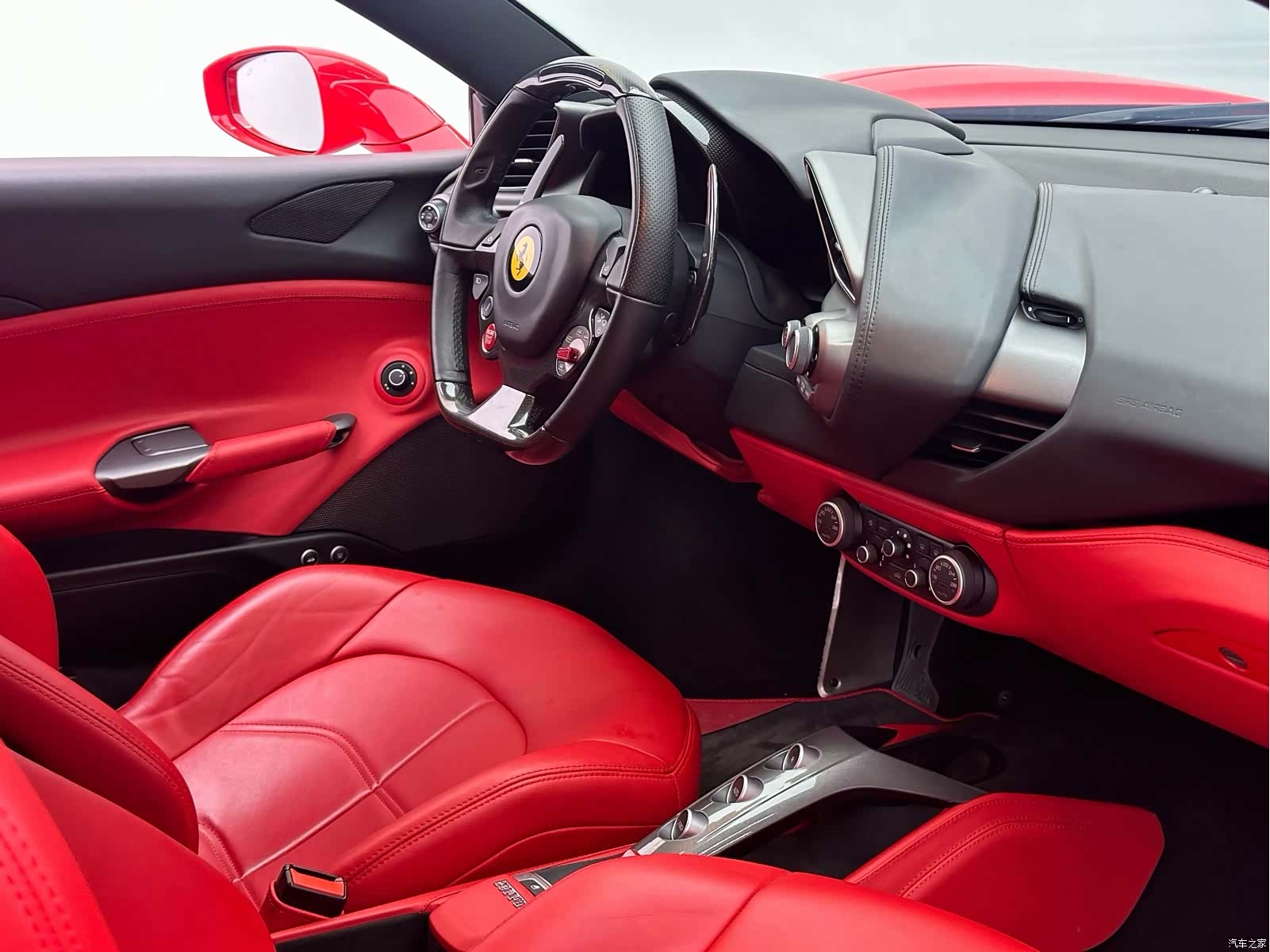 Ferrari 488, 2017 13