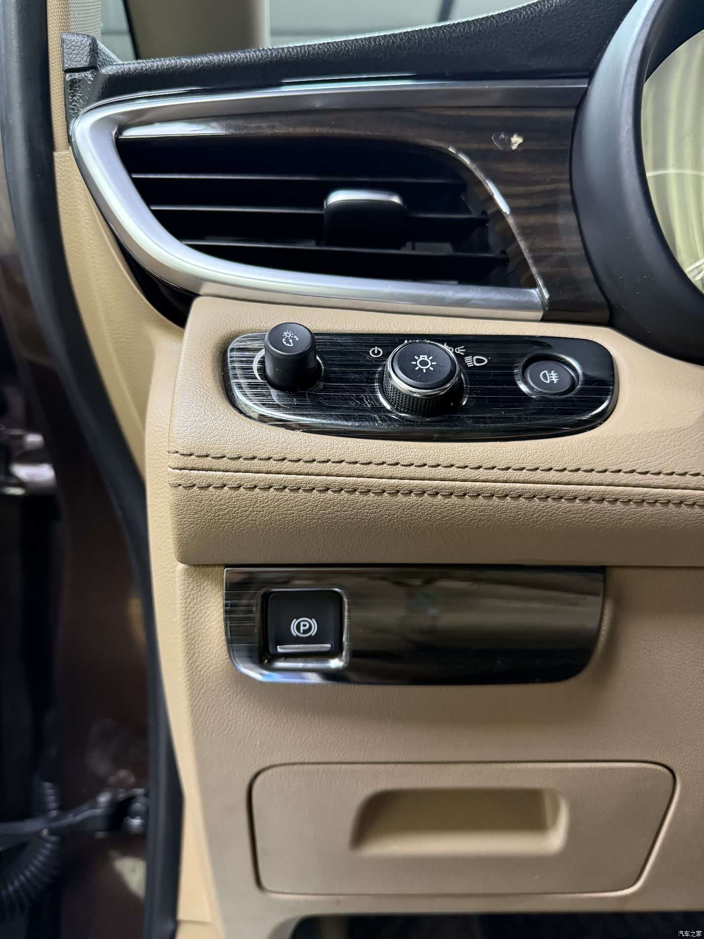 Buick GL8, 2019 18