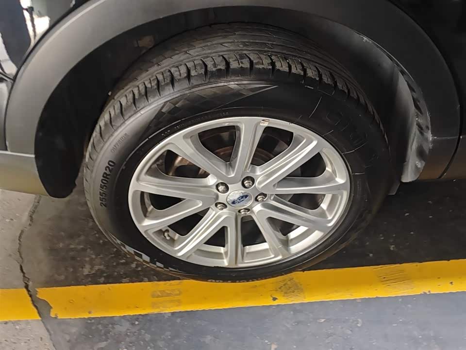 Ford Explorer Ford Explorer