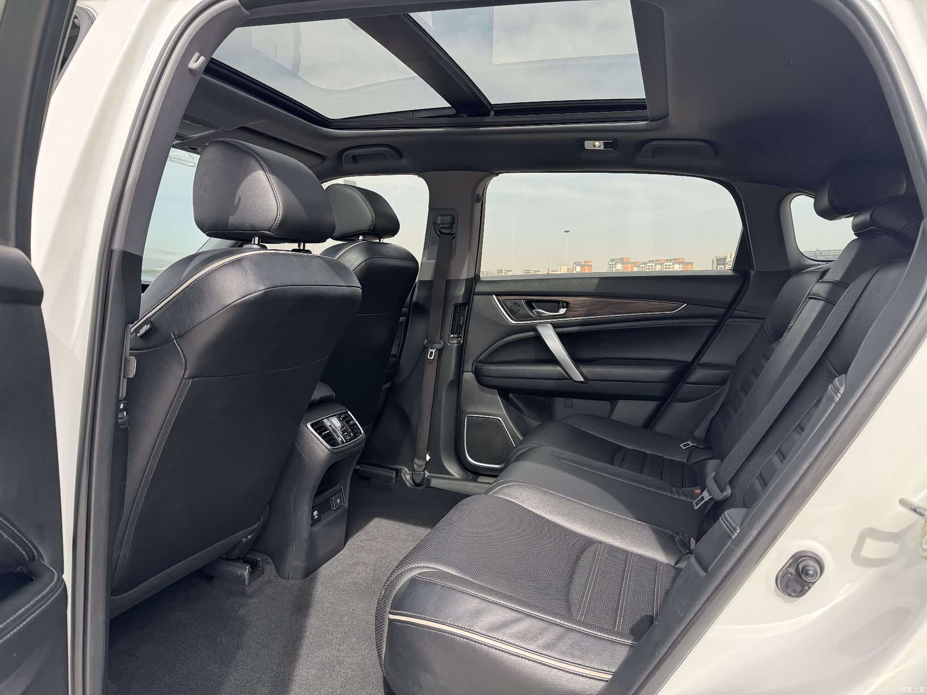Honda UR-V, 2018 все фото