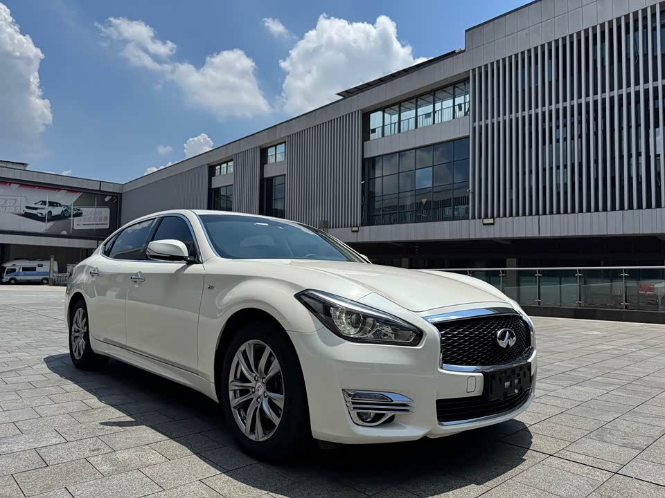Infiniti Q70 Infiniti Q70