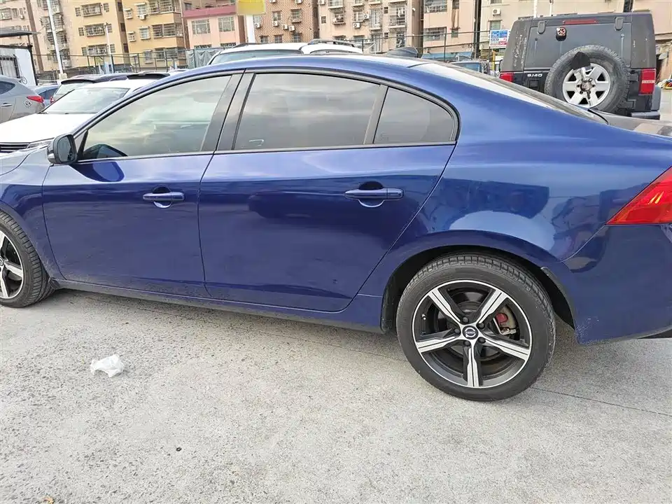 Volvo S60