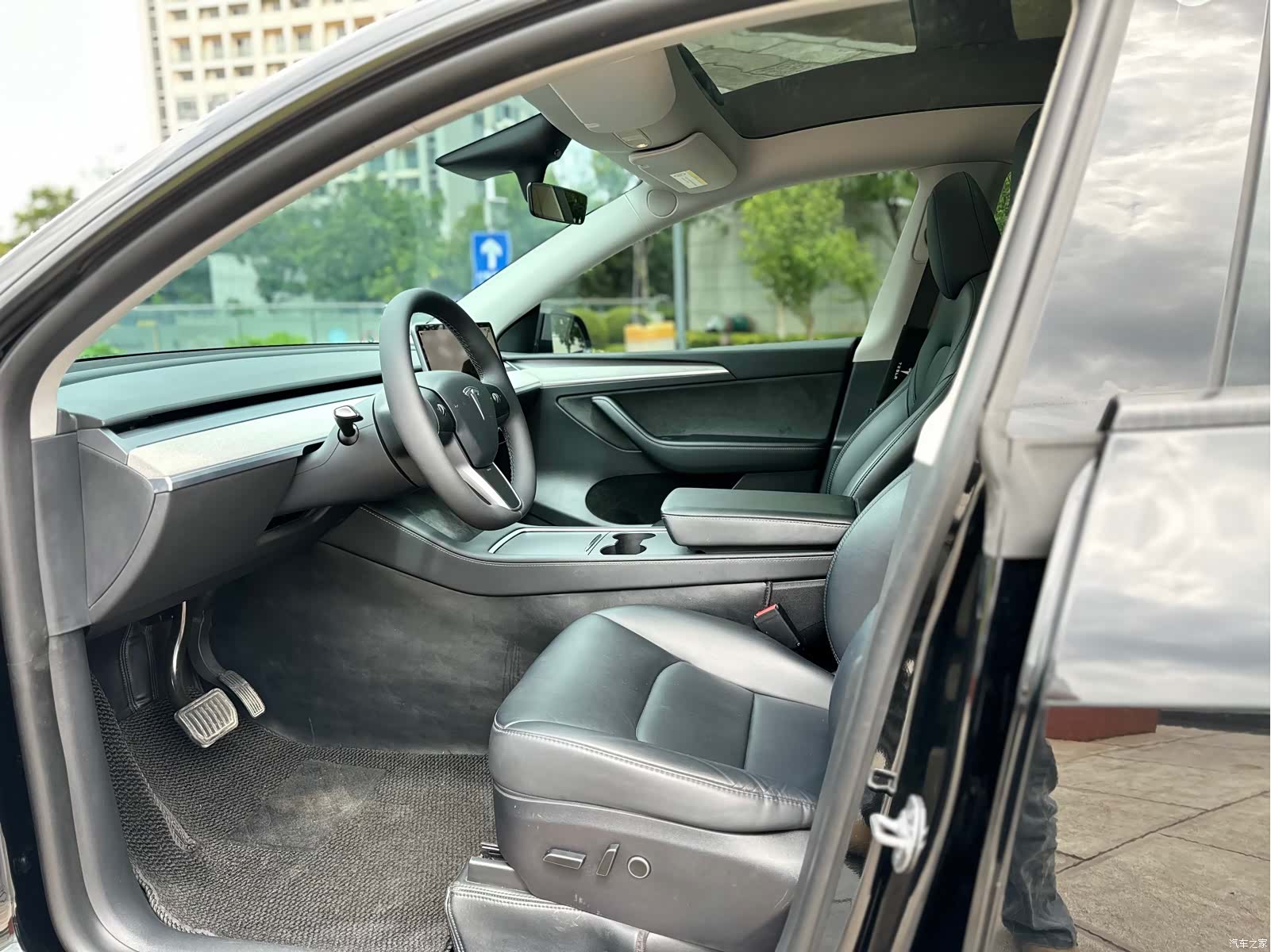 Tesla Model Y, 2023 6