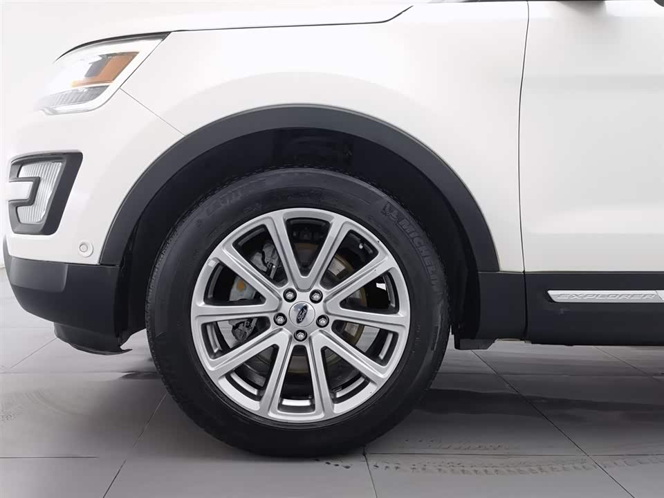 Ford Explorer Ford Explorer
