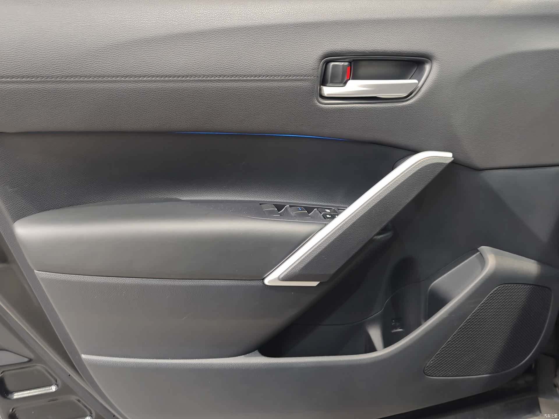 Toyota Frontlander, 2023 15