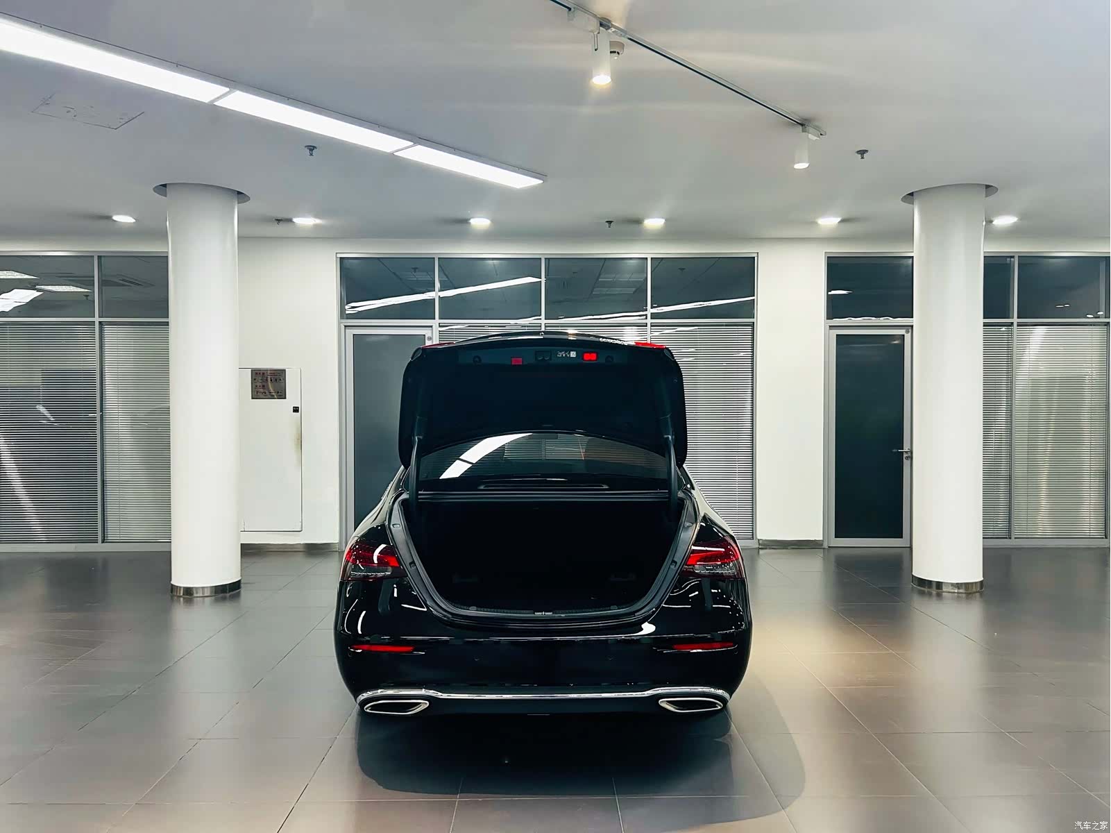 Mercedes-Benz E-Class, 2023 6
