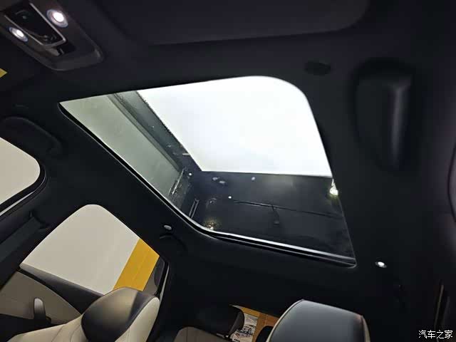BYD Dolphin, 2024 13