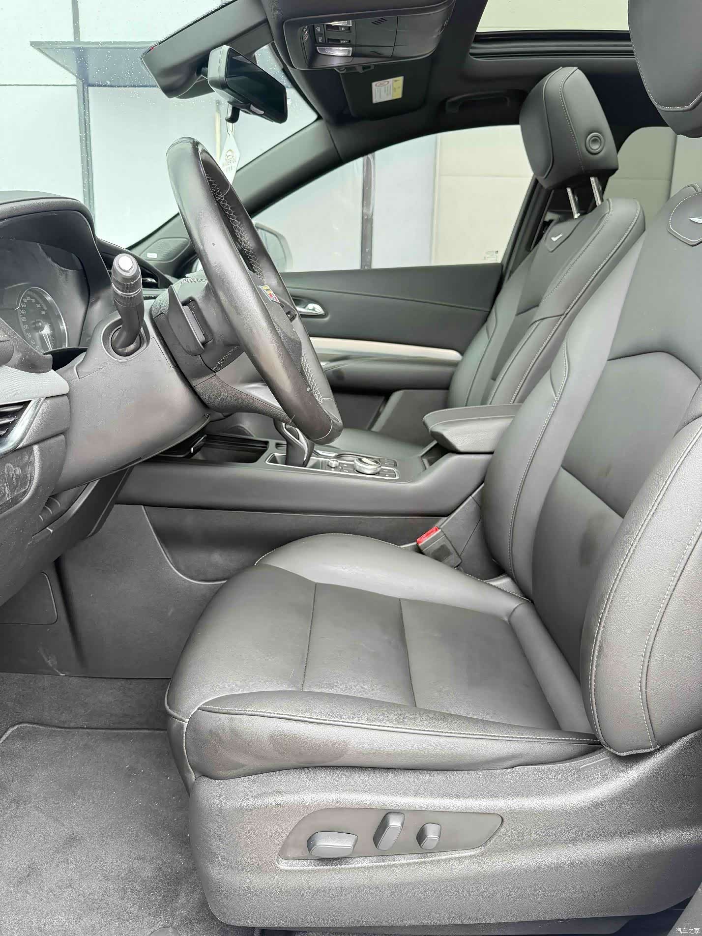 Cadillac XT4, 2019 все фото