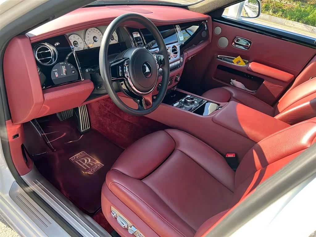Rolls-Royce Ghost, 2018 все фото