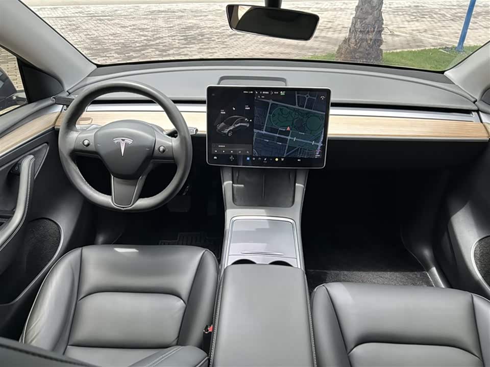 Tesla Model Y Tesla Model Y