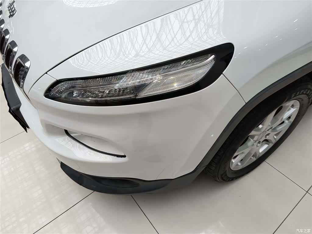 Jeep Cherokee, 2019 15